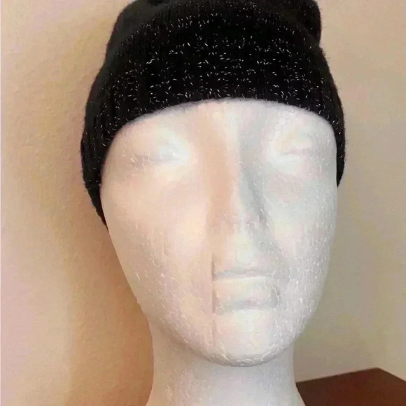 🖤Jaclyn Smith Black w/ Silver Sparkles Beanie🤍 - Picture 4 of 7